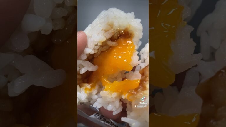 セブンイレブンのたまご醤油おにぎりは犯罪的 #shorts #コンビニ #セブンイレブン #おにぎり #グルメ #おすすめ