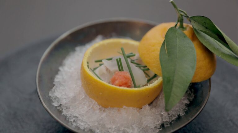 道場六三郎［ろくさん亭］節分の前菜・さざえの壷焼き・かわはぎ・お刺身には春菊とパルメザンほか。2019年2月・冬の料理。