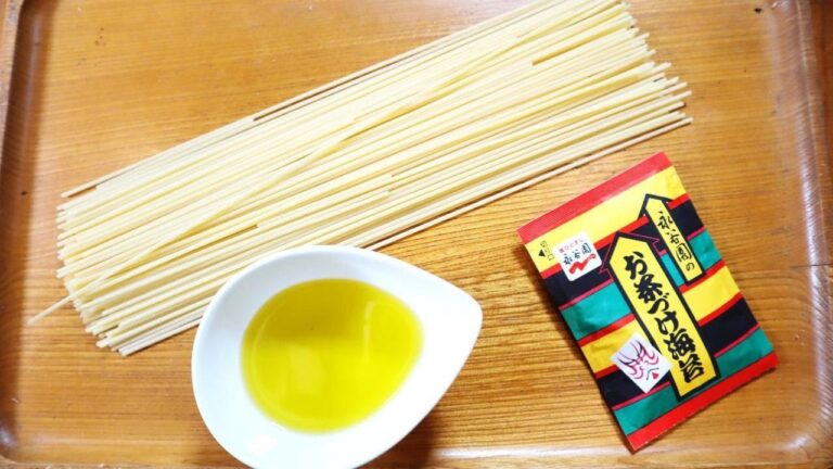ワンパンパスタ！超簡単でお手軽な「お茶漬けペペロンチーノ」の作り方（ワンパン×パスタレシピ）