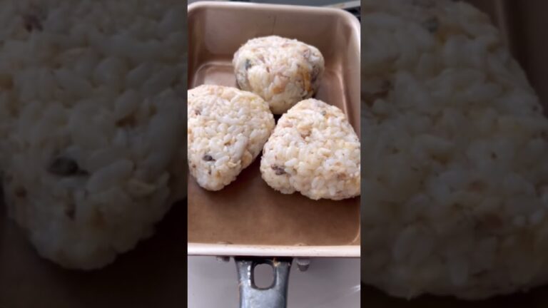 社会人の弁当なんてこんなもん(アジ焼きおにぎり)