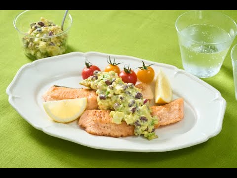 あずきとアボカドのタルタルソース 鮭のソテーに