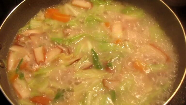 「味の素 鍋キューブ 濃厚白湯」を使ってちゃんぽん風ラーメンを作ってみた