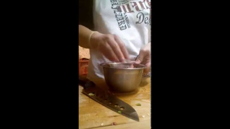 今日の晩御飯（ピーマンの肉詰め）