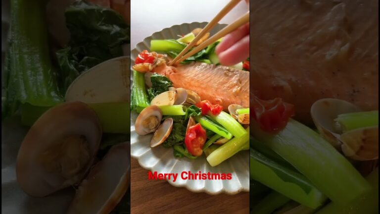 【クリスマスレシピ】簡単サーモンと小松菜のアクアパッツァ風#野菜ソムリエ #簡単レシピ #クリスマス料理