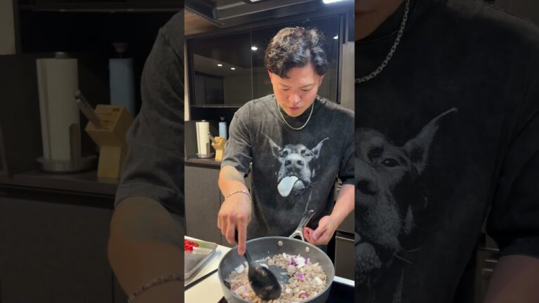 【これ食べたら他のは食えません】みつき特製ガパオライス #マッチョ #料理 #元カレ #簡単レシピ #簡単 #クッキング #cooking #暮らしチャンネル