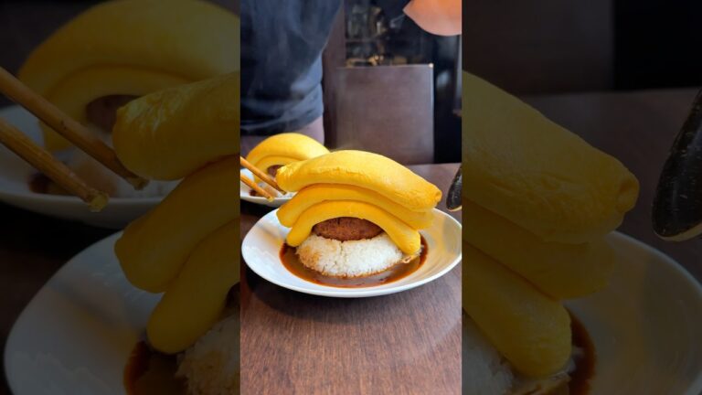 ふわふわとろとろの3段オムライス🥚#ないちゃんグルメ #japanesefood