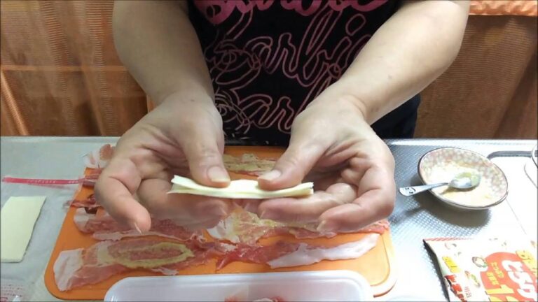 豚こま肉のからしチーズ巻き　　巻いて焼くだけ！焼けたチーズがたまりません