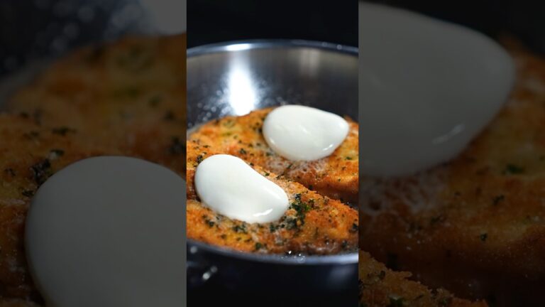 鶏むね肉をジューシーに焼く。モッツァレラがとろけて、もうお店レベルです #shorts