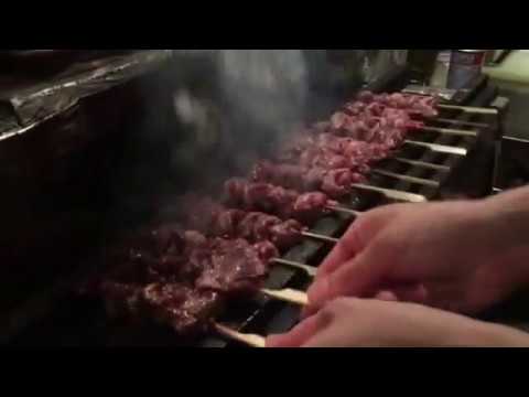 ＜串焼Bar 炎の介＞牛ハラミをじっくり炭火で焼いております( ^ω^ )