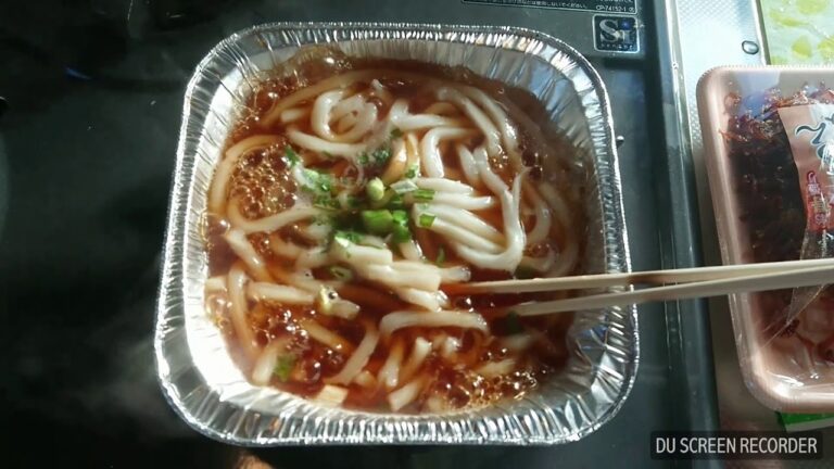 【美味しいご飯】すき焼き風 煮込みうどん 作ってたべる！