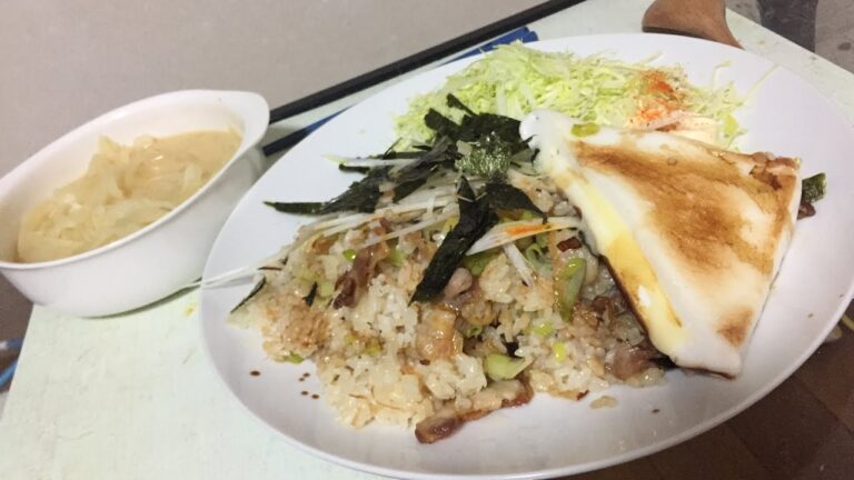 【ラー油と海苔】カリカリ豚肉の混ぜご飯【マヨネーズ】