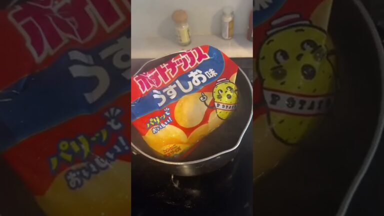 SNSで話題ポテチを使ってオムレツが作れるらしい#shorts