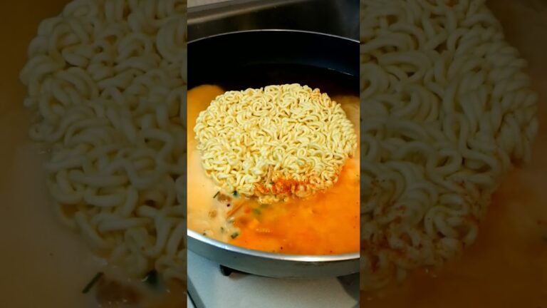 定期的に食べたくなるロゼ辛ラーメン #shorts