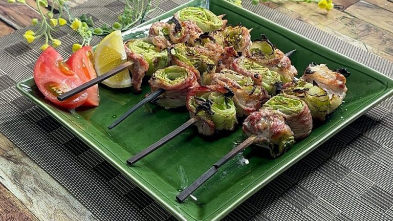 レタスをくるくる【豚ばら串】ひと口で肉の旨味とシャキシャキレタスが口一杯に広がる‼️ #豚ばら串焼き #レタス巻き肉 #直火焼き #shorts