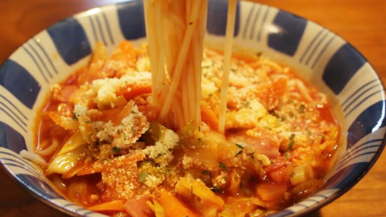 【トマトジュースで作るミネストローネうどん】野菜たっぷり！超簡単！