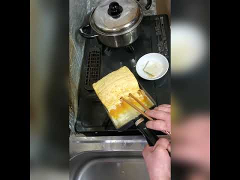 巨大出汁巻き玉子 玉子10個つかって作ってみたら、超巨大出汁巻き卵できちゃった　#shorts