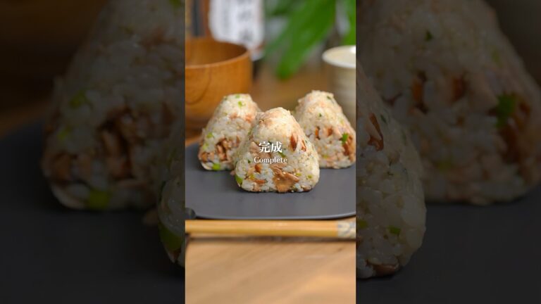 絶品！鮭ハラスとごま油のやみつきおにぎり #shorts #おにぎり