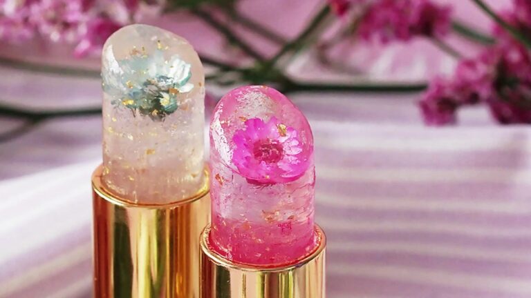 【先に言っておくけど】体温で色が変わるフラワー入りリップ♡【食べれないからね】