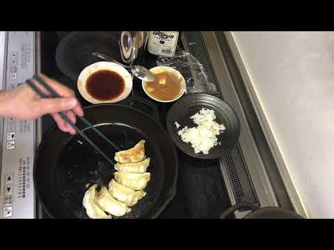ロッジのフライパンでアレを作る動画。Video of making that with a frying pan at the lodge.