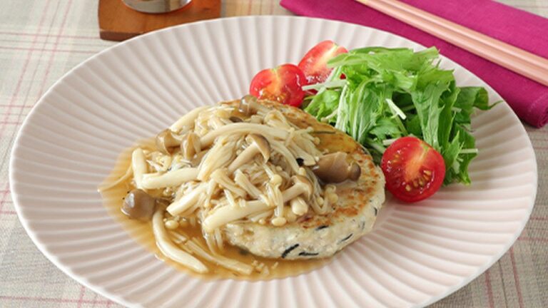 たっぷりきのこの豆腐ハンバーグ