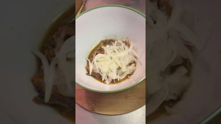 【サバ味噌缶と玉ねぎだけ！簡単✨サラダにもおつまみにもおかずにも👍】#shorts #short #簡単レシピ #おつまみレシピ #居酒屋メニュー #鯖の味噌煮 #缶詰レシピ #サラダレシピ