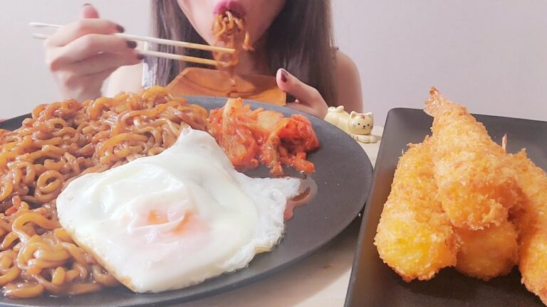 ASMR 咀嚼音|韓国麺🍜チャパゲティと大ぶり海老フライ🍤最高過ぎなモッパン🍳Chapagetti, kimchi, fried egg collaboration Mukbang,차파게티와 김치