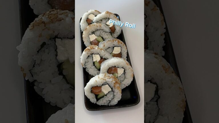 Philly Roll #shorts #sushi #philadelphiaroll #phillyroll #寿司