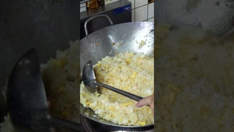 YouTubeで250万回再生された中華料理屋のスゴ技チャーハン！！