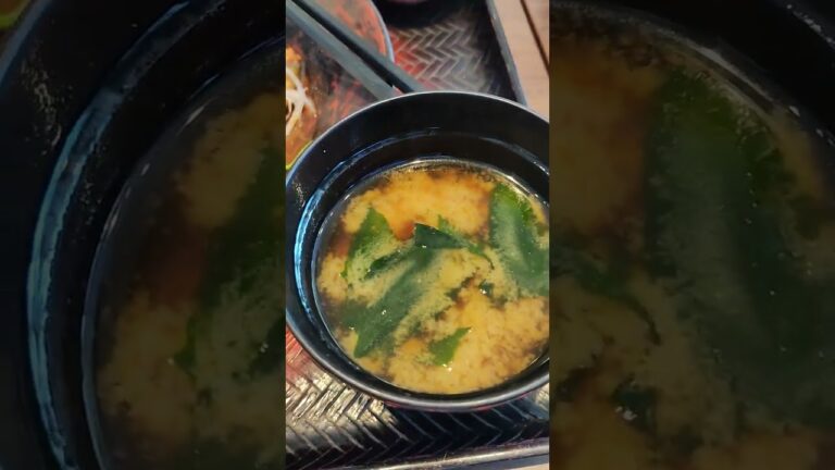 大戸屋「鯖の味噌煮、五穀米少なめにとろろ追加」