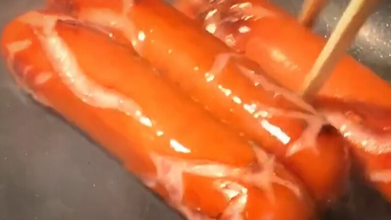 ソーセージにたまごパン巻いたらオイシイか試してみた。Sosis mengajarimu trik