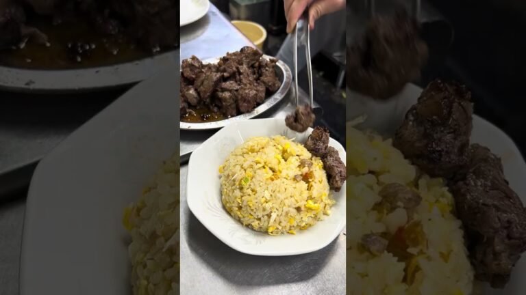 Beautiful Master 美人店長がいる町中華１ポンドステーキ炒飯！1 Pound Steak Fried Rice! Street Food 中華料理 東東 トントン #shorts