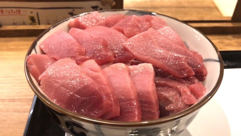 【最高】天然本マグロ丼を朝から特盛で食べてきた！！#152