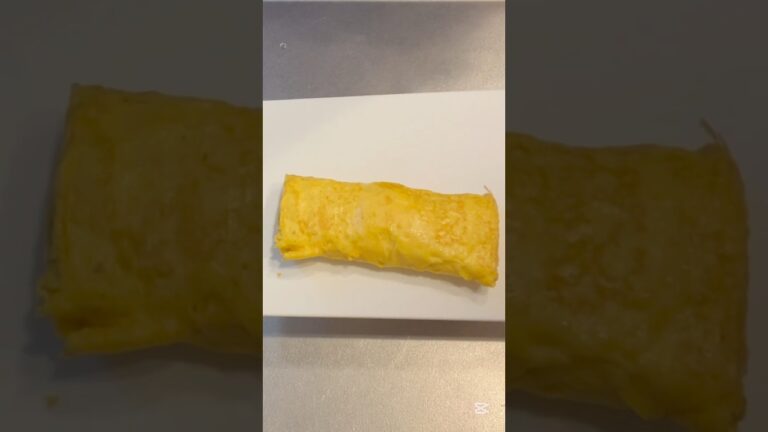 ウチのおにぎらずができるまで（make onigiri）🍙🍱 【鮭マヨ】【ほうれん草の胡麻和え】【卵焼き】 #おにぎらず #おにぎり #onigiri #shorts