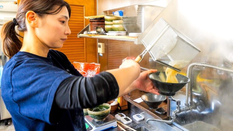 美人ママ店主の鮮やかな注文さばきが炸裂する天ぷらうどん食堂丨北陸グルメ４選