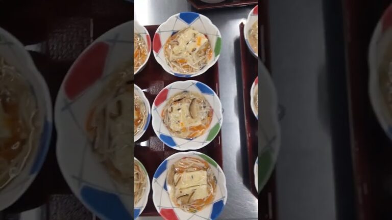 介護施設食事。豆腐ステーキのきのこあんかけ