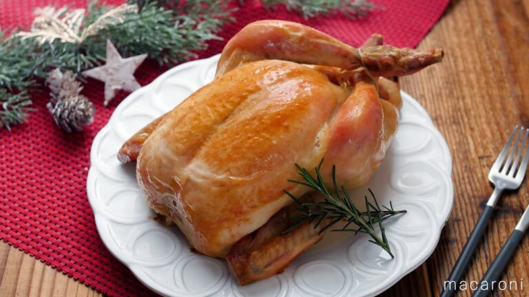 【丸鶏のローストチキン】調味料３つで簡単！クリスマスにぴったり♪｜macaroni（マカロニ）