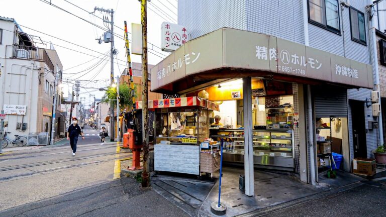 ４０キロのホルモン！大阪西成のホルモン精肉店の人情営業に密着！常連から愛されるお店６選。