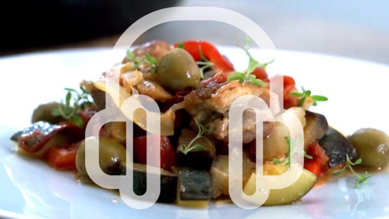 Chicken Tajine vegetables with lemon 鶏肉と野菜　レモンの蒸し焼き　タジン風