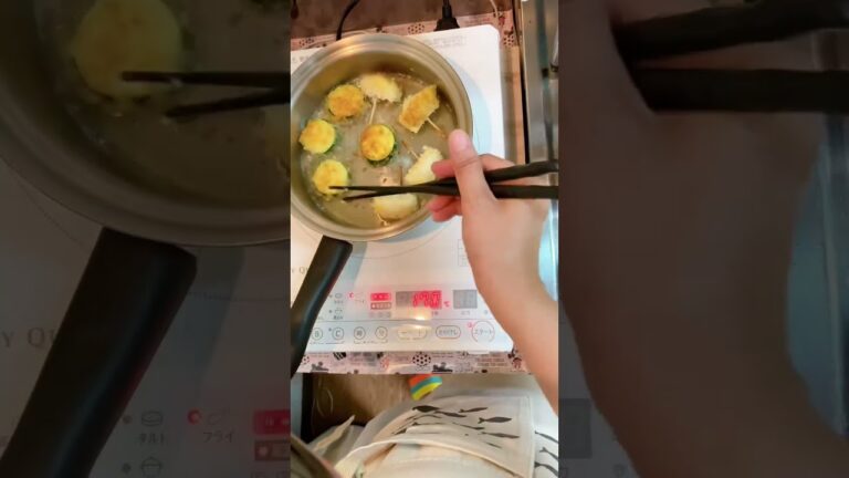 ズッキーニ🧅玉ねぎフライ　フライにすると美味しいよ😋