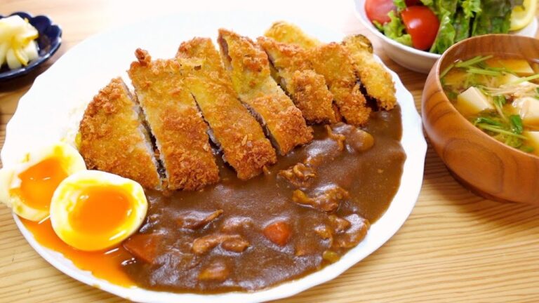 カツカレーの作り方｜カレーライス の隠し味｜サクサクジューシー とんかつ｜サラダ・味噌汁・漬物｜Curry rice with pork cutlet｜Eng Sub