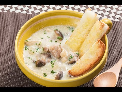 クリームシチュー・スティックパン添え