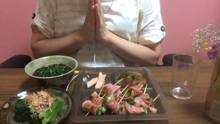 [手料理]オクラのベーコン巻きのバター醤油炒め！ほうれん草のおひたしとまぐろの酒醤油焼き、もずく酢とパリッパリの新しょうがを食べる音[AMSR][咀嚼音]