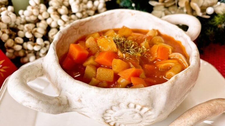根菜たっぷりミネストローネ【人気料理研究家が教える簡単クリスマスレシピ】