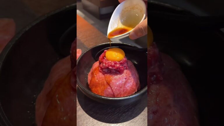 【二子玉川】生肉ユッケを載せた最強牛丼【焼肉じゅん】
