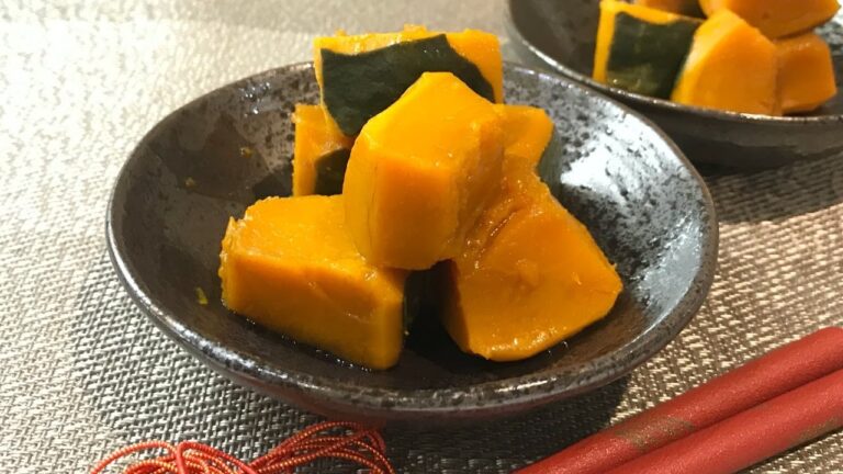 【ストウブでかぼちゃの煮物】野菜本来の甘さを活かしたかぼちゃ煮物｜ストウブで簡単｜無水に近い煮物