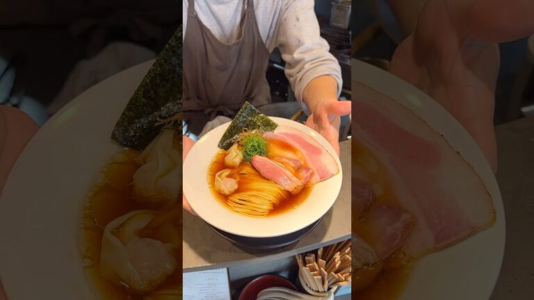 美しすぎる特上醤油ラーメン🍜