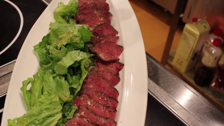 牛肉の薄切りステーキ　牛肉のタリアータ