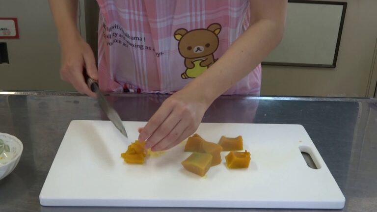 離乳食中期（月齢7～8か月頃）・「かぼちゃのそぼろ煮」