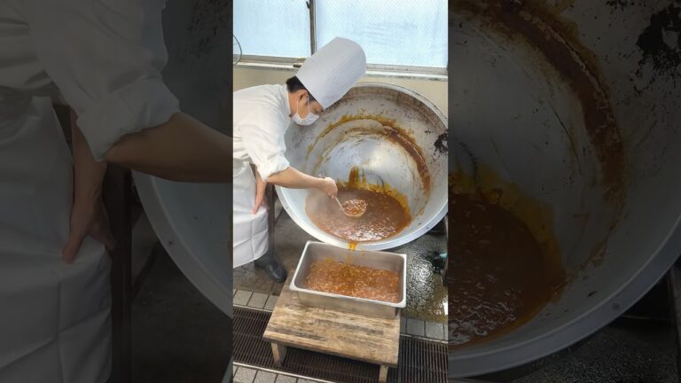 【550円】フランスで修行したシェフが作る学食オムハヤシがレベチだった！