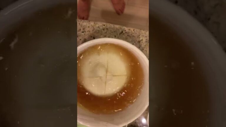 【お夜食解決レシピ】玉ねぎ丸ごとオニオンスープ